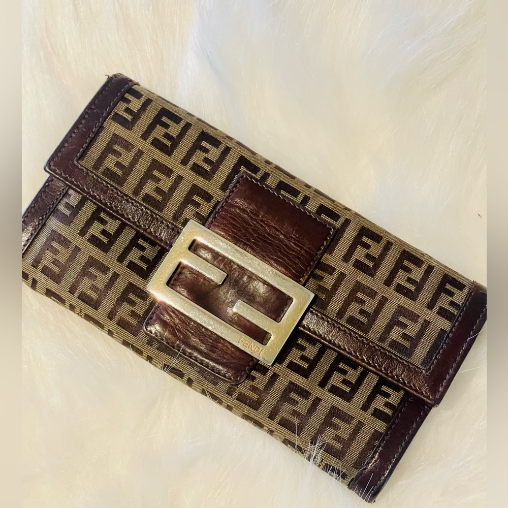 AUTHENTIC (comes with COA from Authentic First) Fendi wallet.